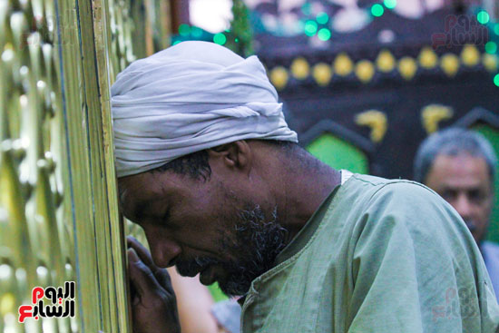 طقوس-رمضانية-بمسجد-السيدة-نفيسة-تصوير-خالد-كامل-(11)