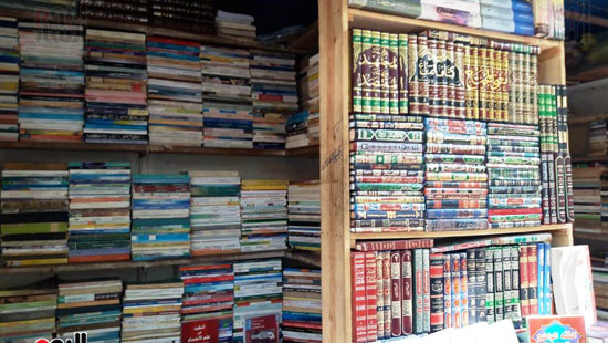 أكبر سوق لبيع الكتب فى الإسكندرية (17)