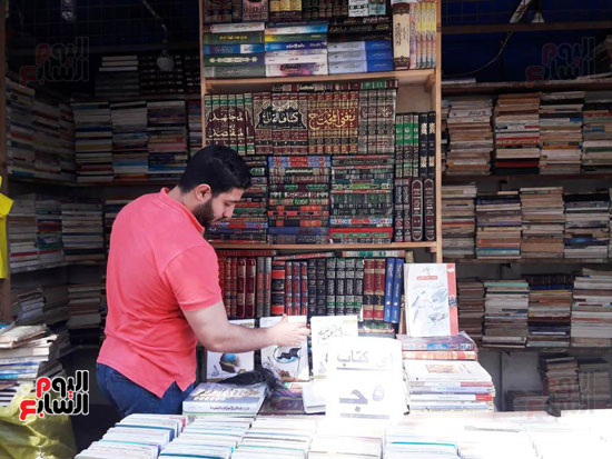 أكبر سوق لبيع الكتب فى الإسكندرية (3)