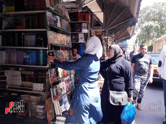 أكبر سوق لبيع الكتب فى الإسكندرية (8)