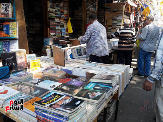 أكبر سوق لبيع الكتب فى الإسكندرية (11)