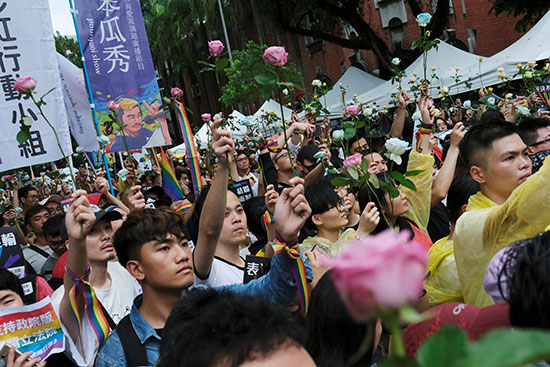 احتفالات-المثليين-فى-تايوان-بقرار-البرلمان-(7)