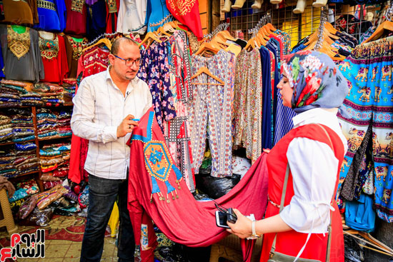  العباءات والاسدالات التي تباع في الأسواق المصرية (10)