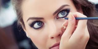 العين الجاحظة العين الجاحظة