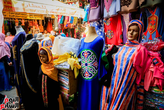  العباءات والاسدالات التي تباع في الأسواق المصرية (7)