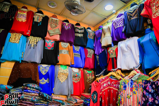  العباءات والاسدالات التي تباع في الأسواق المصرية (11)