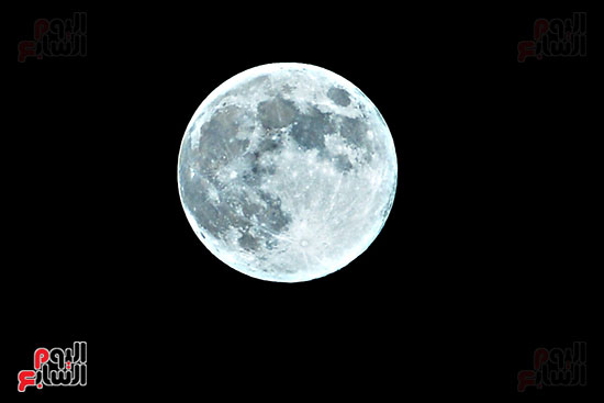 القمر الازرق (1)