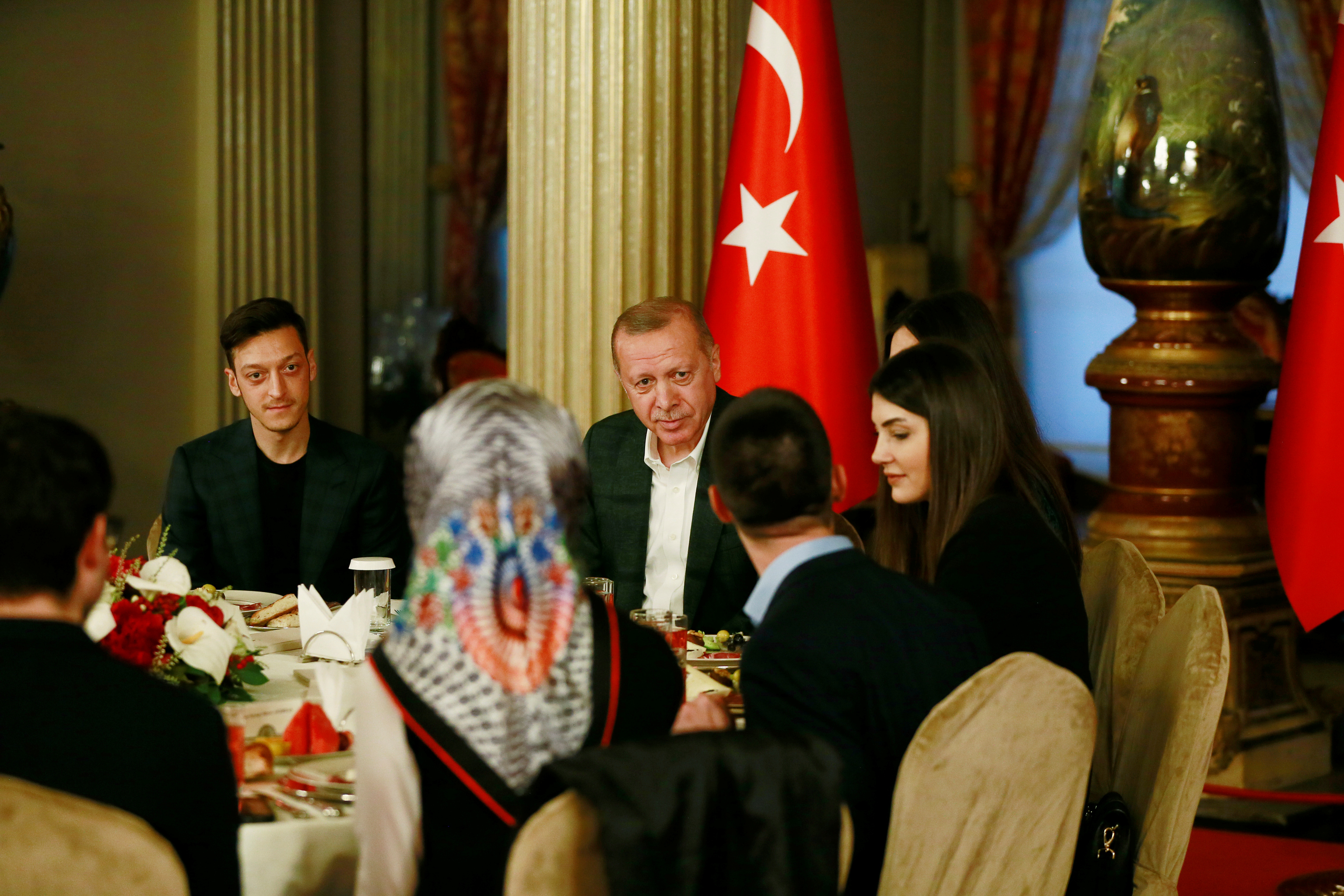 أردوغان بصحبة أوزيل