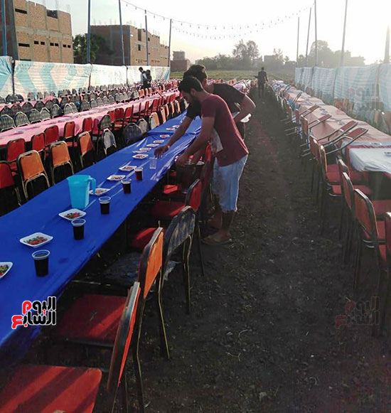 قبطى-ينظم-مائدة-افطار-لـ-1400-صائم-بمدينة-سرس-الليان-فى-المنوفية-(9)