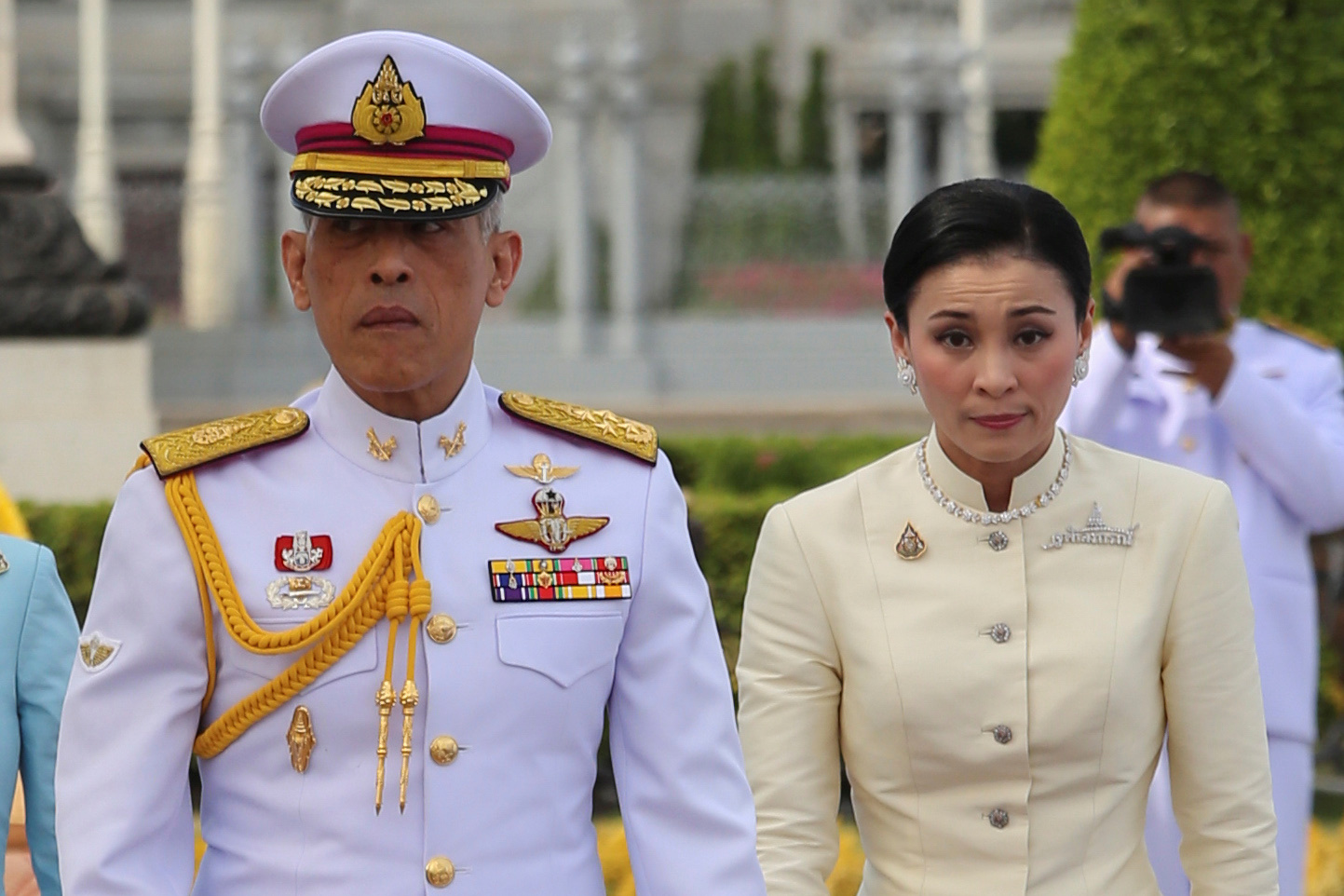 Как называется жена короля. Король Таиланда Маха Вачиралонгкорн. Король Таиланда Маха Вачиралонгкорн рама. Королева Таиланда сутхида.
