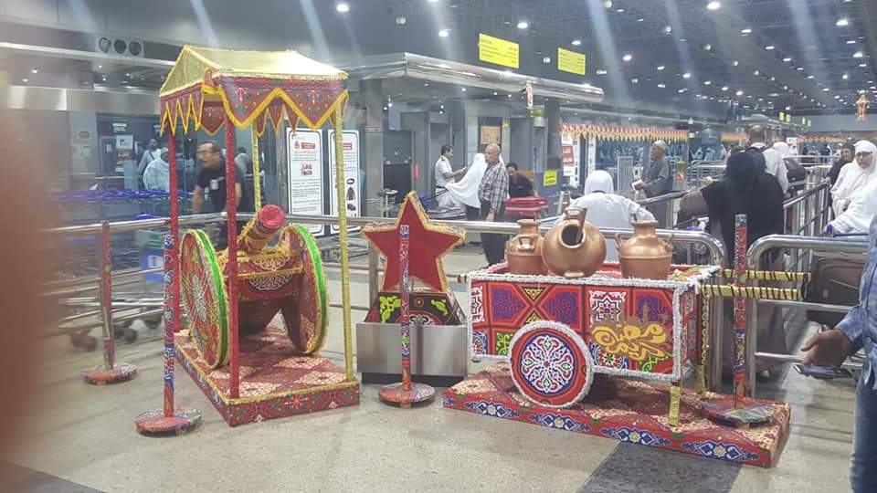 مدفع وعربية فول.. شاهد كيف استعد مطار القاهرة لاستقبال شهر رمضان (2)