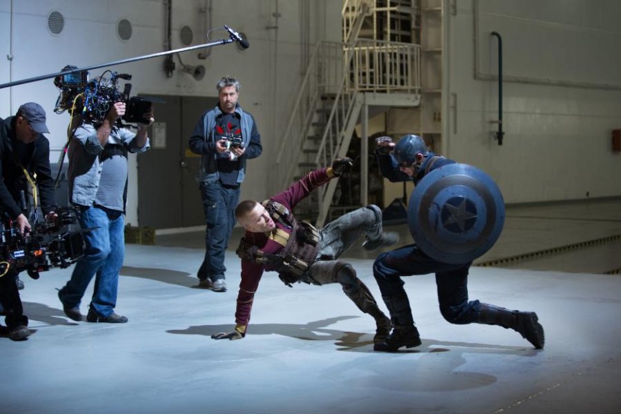 كريس إيفانز في كواليس Captain America The Winter Soldier عام 2014