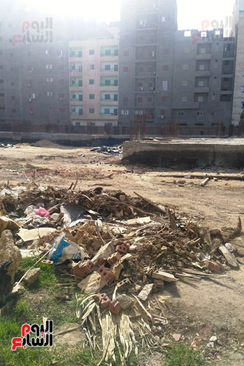 مياه الصرف الصحى تحاصر مستشفى حميات المنصورة (4)