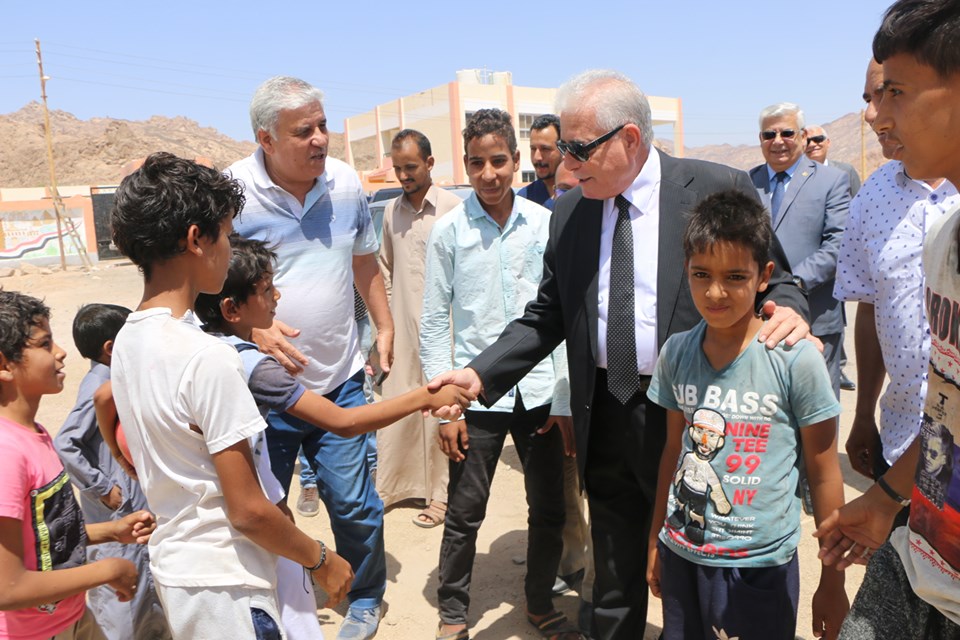 محافظ جنوب سيناء يفتتح ملعبا خماسيا لكرة القدم (5)