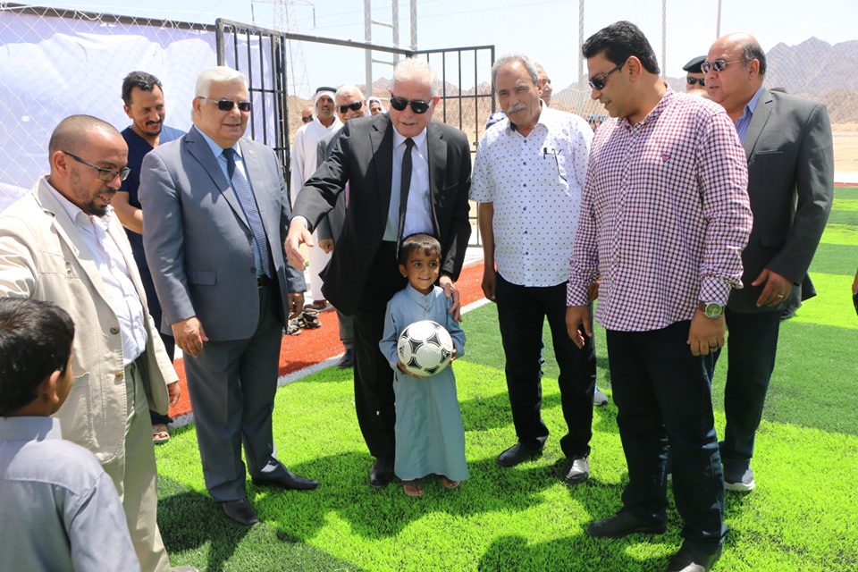 محافظ جنوب سيناء يفتتح ملعبا خماسيا لكرة القدم (1)