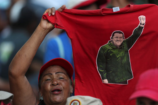 احتفالات بالذكرى السنوية الأولى لإعادة انتخاب مادورو رئيسا لفنزويلا (8)