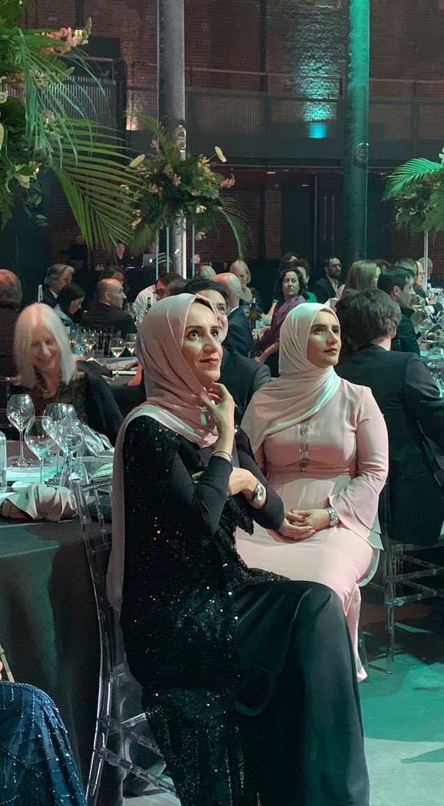 الكاتبة جوخه الحارثى قبل الإعلان عن الفائز بجائزة مان بوكر 2019 الكاتبة جوخه الحارثى قبل الإعلان عن الفائز بجائزة مان بوكر 2019