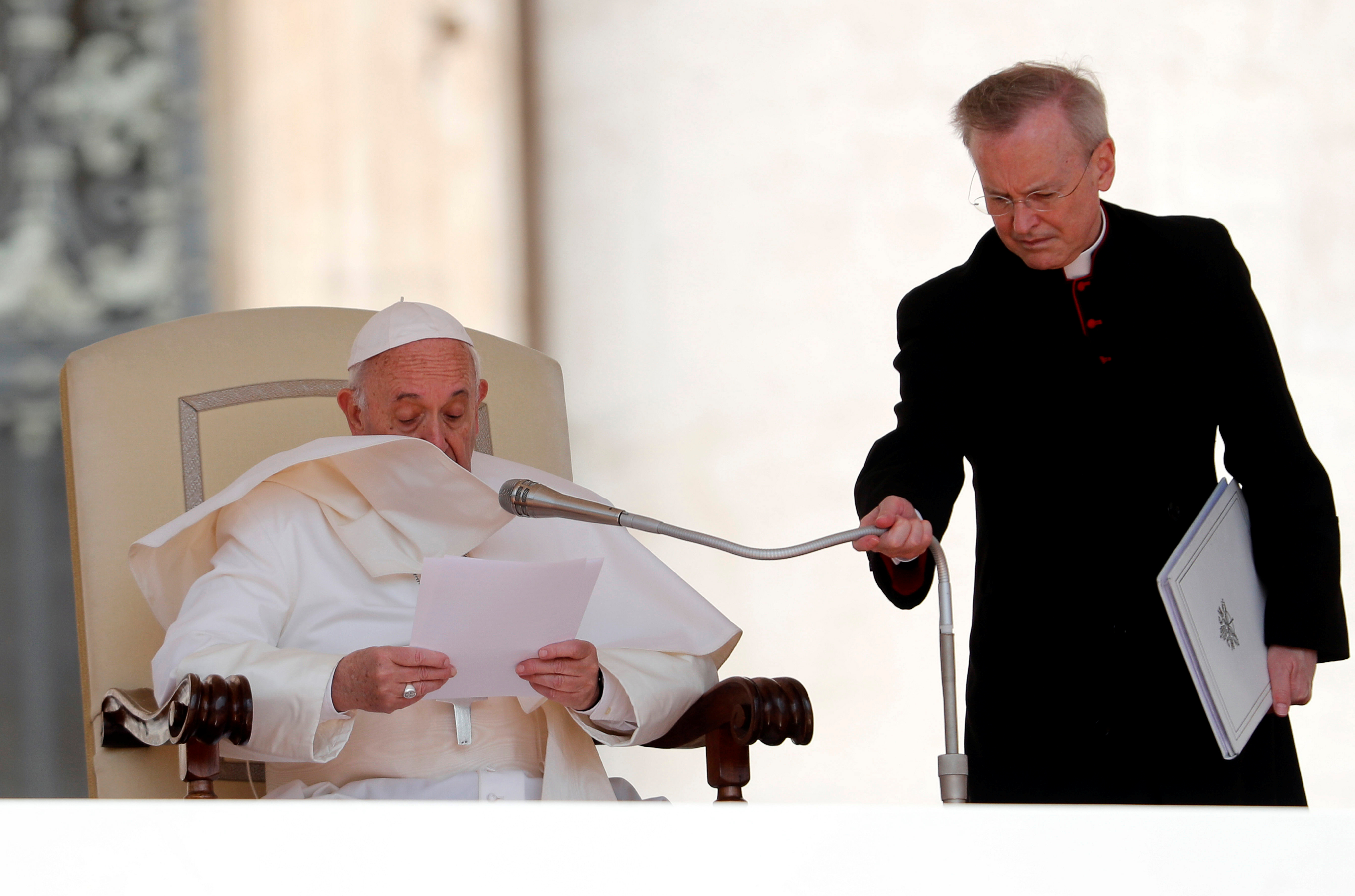 البابا فرنسيس يلقى عظته الأسبوعية