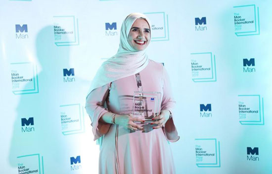 جوخة الحارثى صاحبة أول رواية عربية تفوز بجائزة مان بوكر 2019