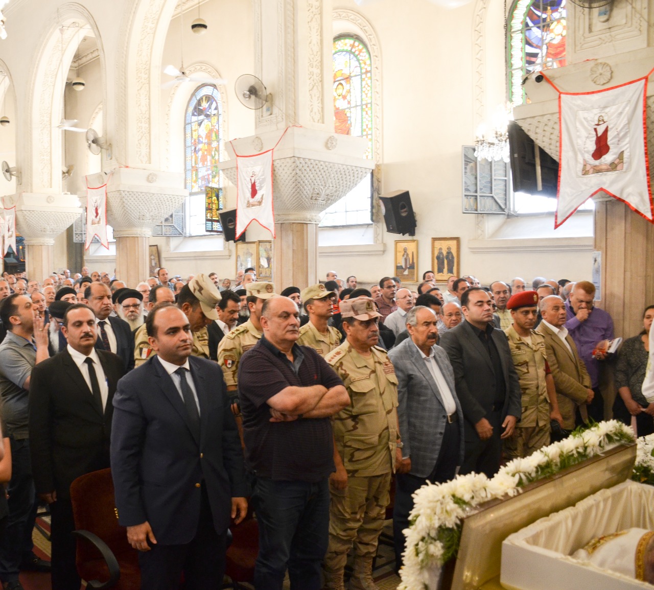 نائب محافظ الإسكندرية يشارك في مراسم جنازة راعي كنيسة مارمينا فلمنج (2)
