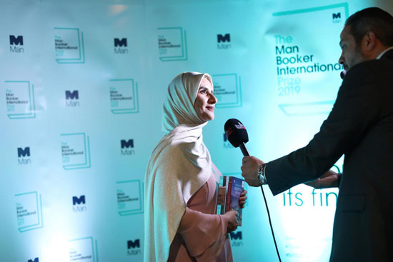 وسائل الإعلام مع الكاتبة جوخة الحارثى