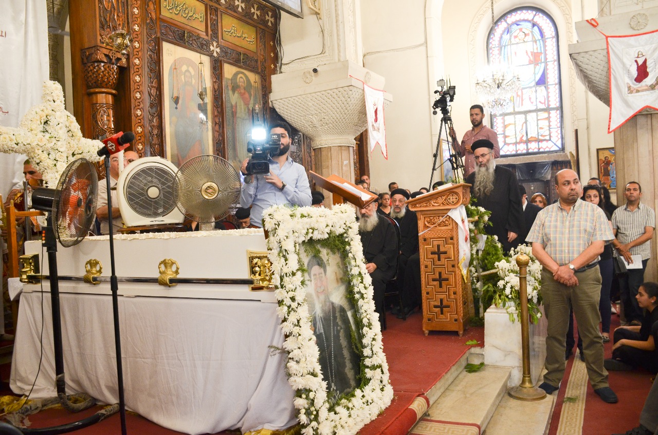 نائب محافظ الإسكندرية يشارك في مراسم جنازة راعي كنيسة مارمينا فلمنج (6)