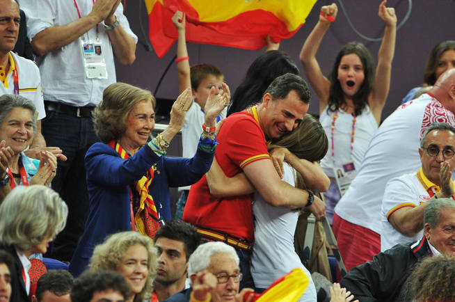 احتفل دون فيليبى والسيدة ليتيزيا بأحد انتصارات إسبانيا فى دورة الألعاب الأولمبية فى لندن 2012