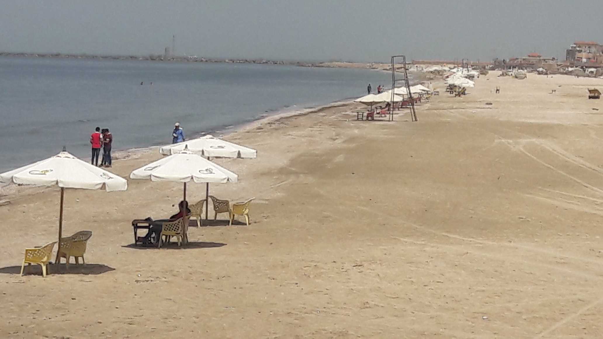 توافد المواطنين على شاطئ بورسعيد (5)