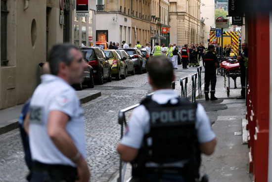الشرطة الفرنسية تفرض طوقا أمنية