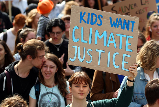 تظاهرات فى بلجيكا لمطالبة الحكومة بمواجهة قضية التغير المناخى (5)