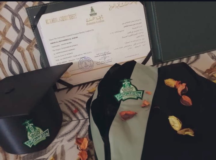 جامعة الملك عبد العزيز تمنح طالبة شهادة الماجستير بعد وفاتها