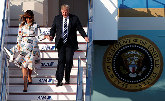 الرئيس الأمريكى يصلان طوكيو فى زيارة رسمية