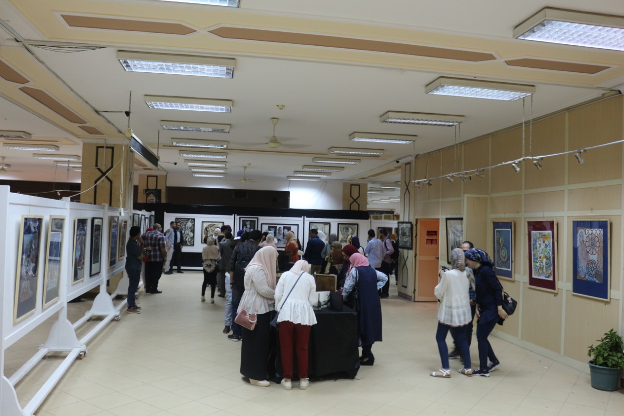 معرض كلية الفنون الجميلة بجامعة المنصورة (13)