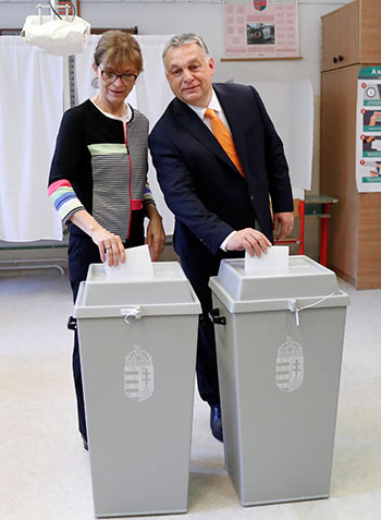 رئيس وزراء الدنمارك وزوجته