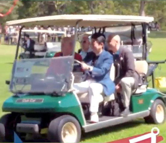 ترامب-ورئيس-وزراء-اليابان-يلعبان-الجولف-7