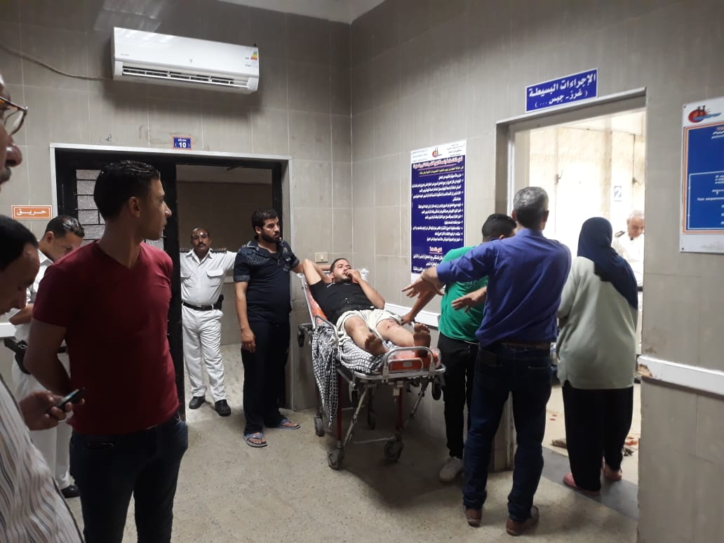 سقوط شرفة عقار وإصابة ثلاثة أشخاص شرق الاسكندرية  (2)