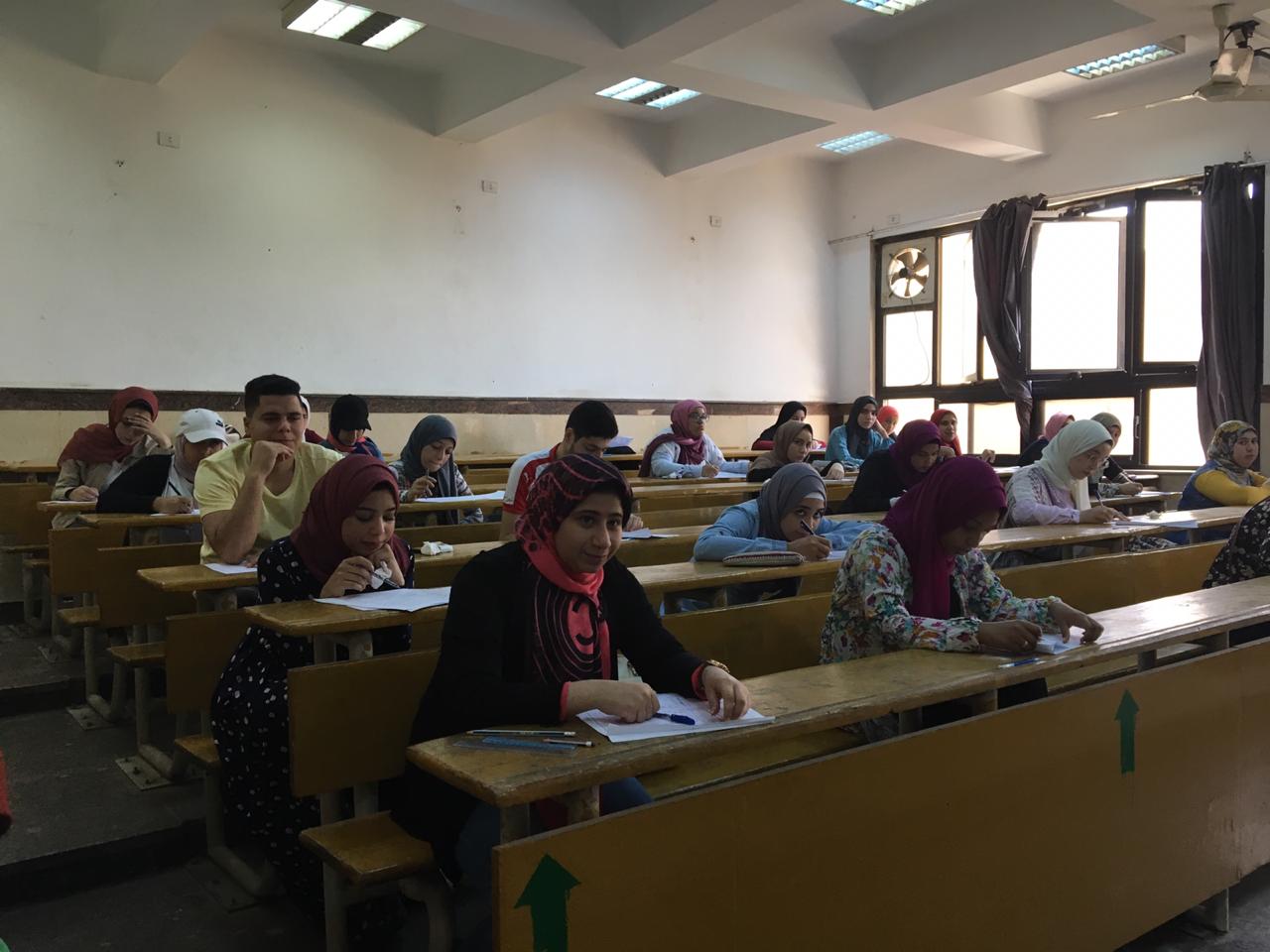 انتظام امتحانات نهاية العام بجامعة عين شمس  (1)