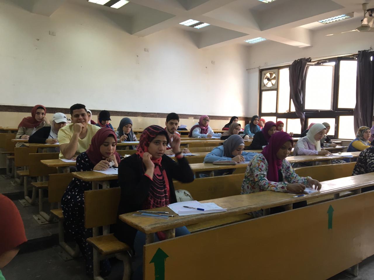 انتظام امتحانات نهاية العام بجامعة عين شمس  (2)
