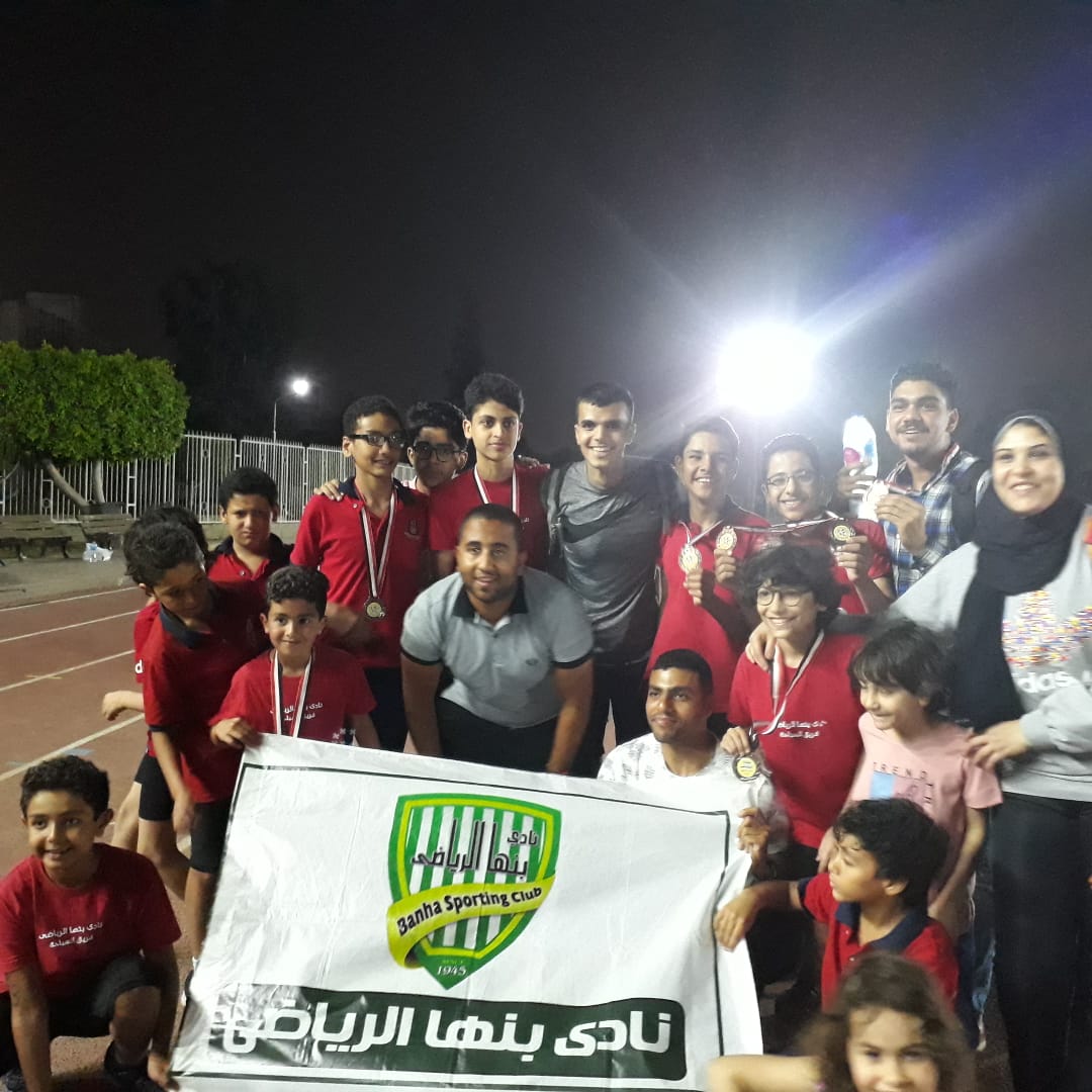 أبطال نادى بنها للسباحة الفائزين ببطولة القاهرة للثنائى (12)