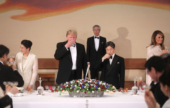 مأدبة عشاء رسمية بين الإمبراطور اليابانى ودونالد ترامب (1)