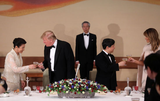 مأدبة عشاء رسمية بين الإمبراطور اليابانى ودونالد ترامب (2)