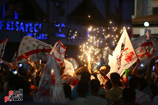 احتفالات جماهير الزمالك في شارع جامعة الدول العربية1 (7)