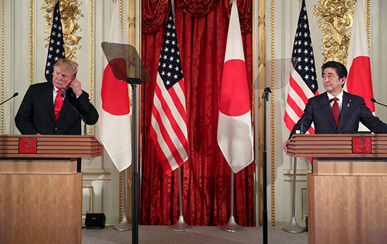 مؤتمر صحفى بين ترامب ورئيس وزراء اليابان