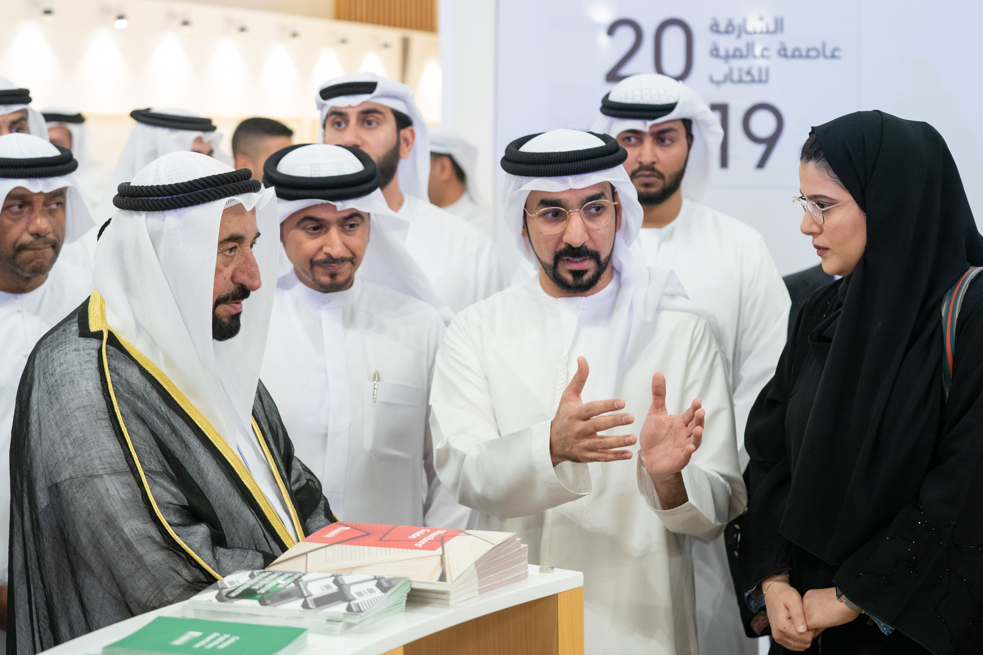 الشيخ الدكتور سلطان القاسمى حاكم الشارقة خلال افتتاح معرض الكتاب الإماراتى (3)