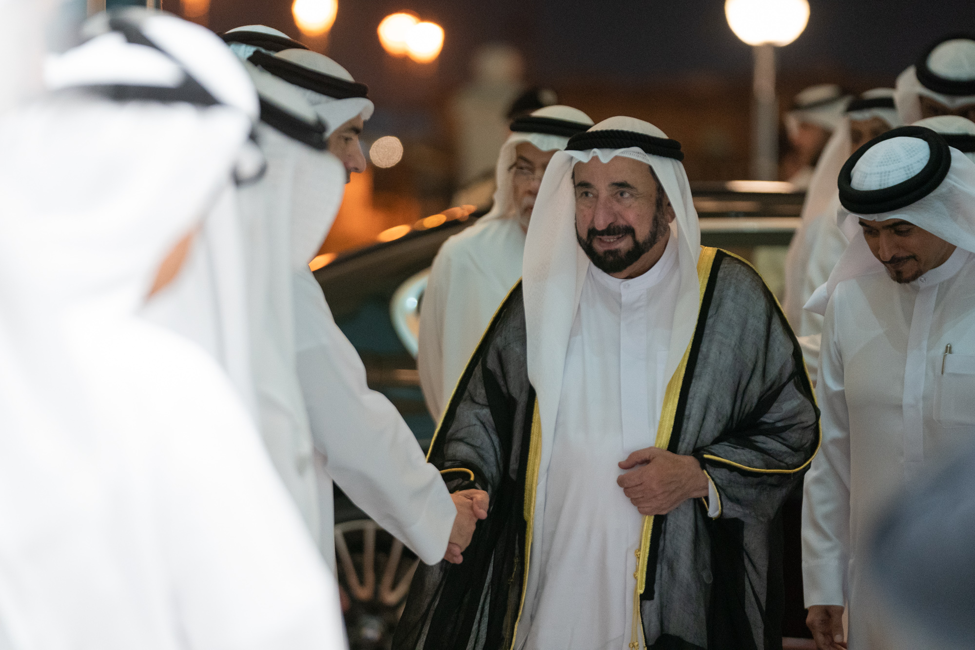 الشيخ الدكتور سلطان القاسمى حاكم الشارقة خلال افتتاح معرض الكتاب الإماراتى (1)