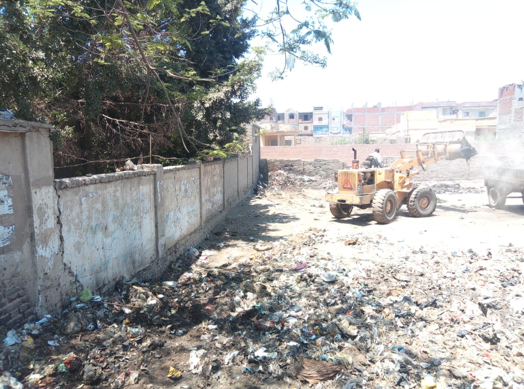 حملة مكبرة لإزالة القمامة من قرية شبرابابل بالمحلة (11)