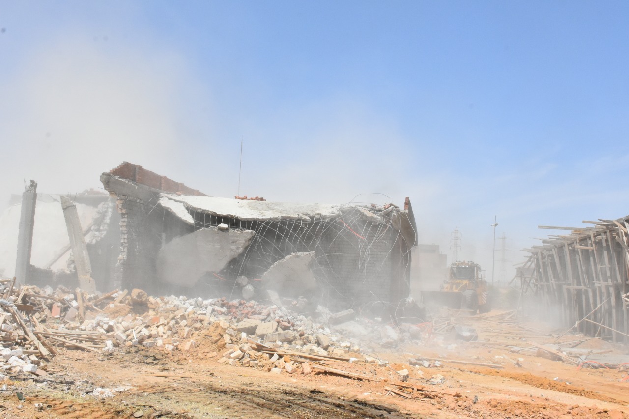 جهاز القاهرة الجديدة يسترد قطعة أرض بقيمة مليار جنيه  (21)