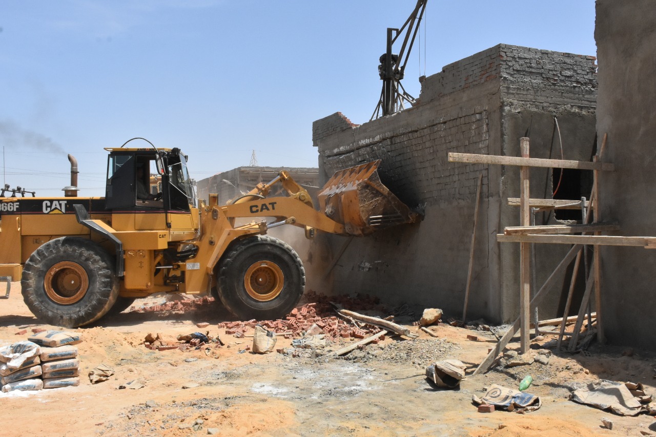 جهاز القاهرة الجديدة يسترد قطعة أرض بقيمة مليار جنيه  (5)