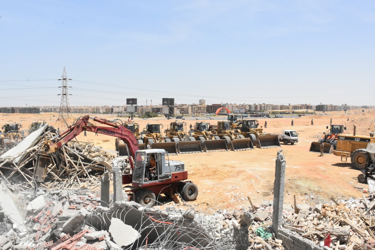 جهاز القاهرة الجديدة يسترد قطعة أرض بقيمة مليار جنيه  (8)