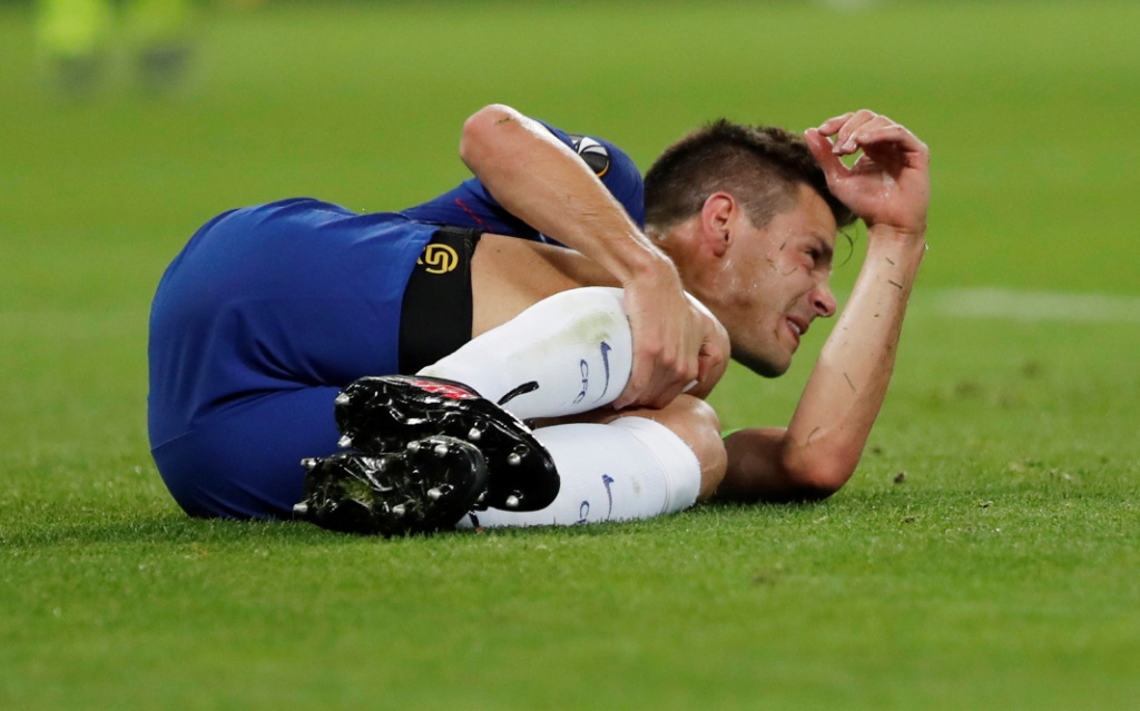 حارس تشيلسي ينجو من إصابة خطيرة في نهائي الدوري الأوروبي (6)